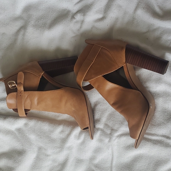 Vince Camuto open toe heels 👠 - Picture 4 of 12